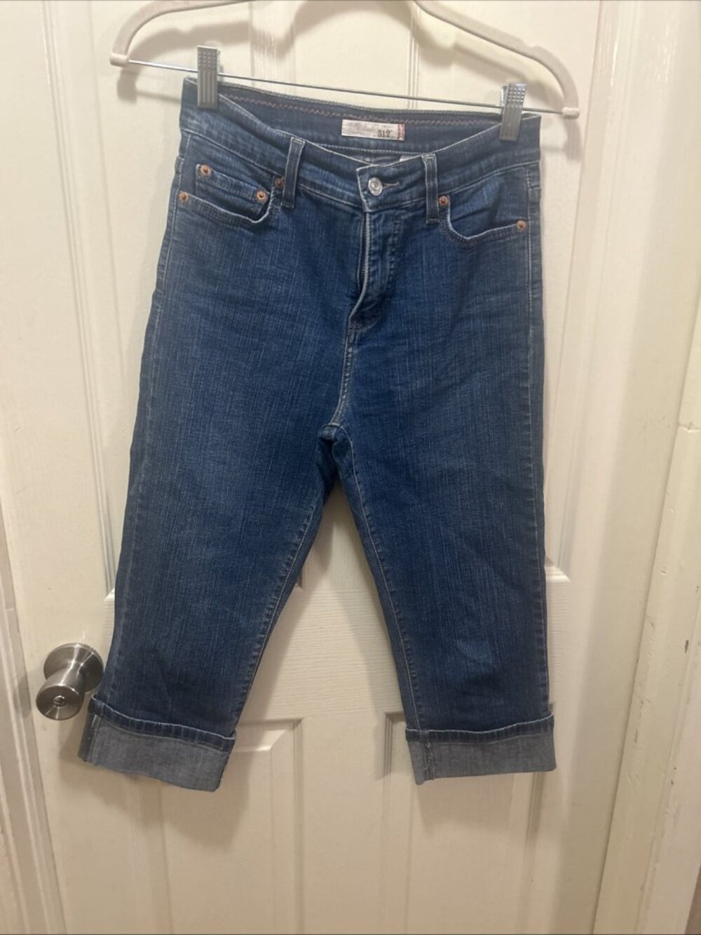 Levi’s Size 4P Perfectly Slimming 512 Capri Cropped Denim Jeans Cuff 5 Pocket